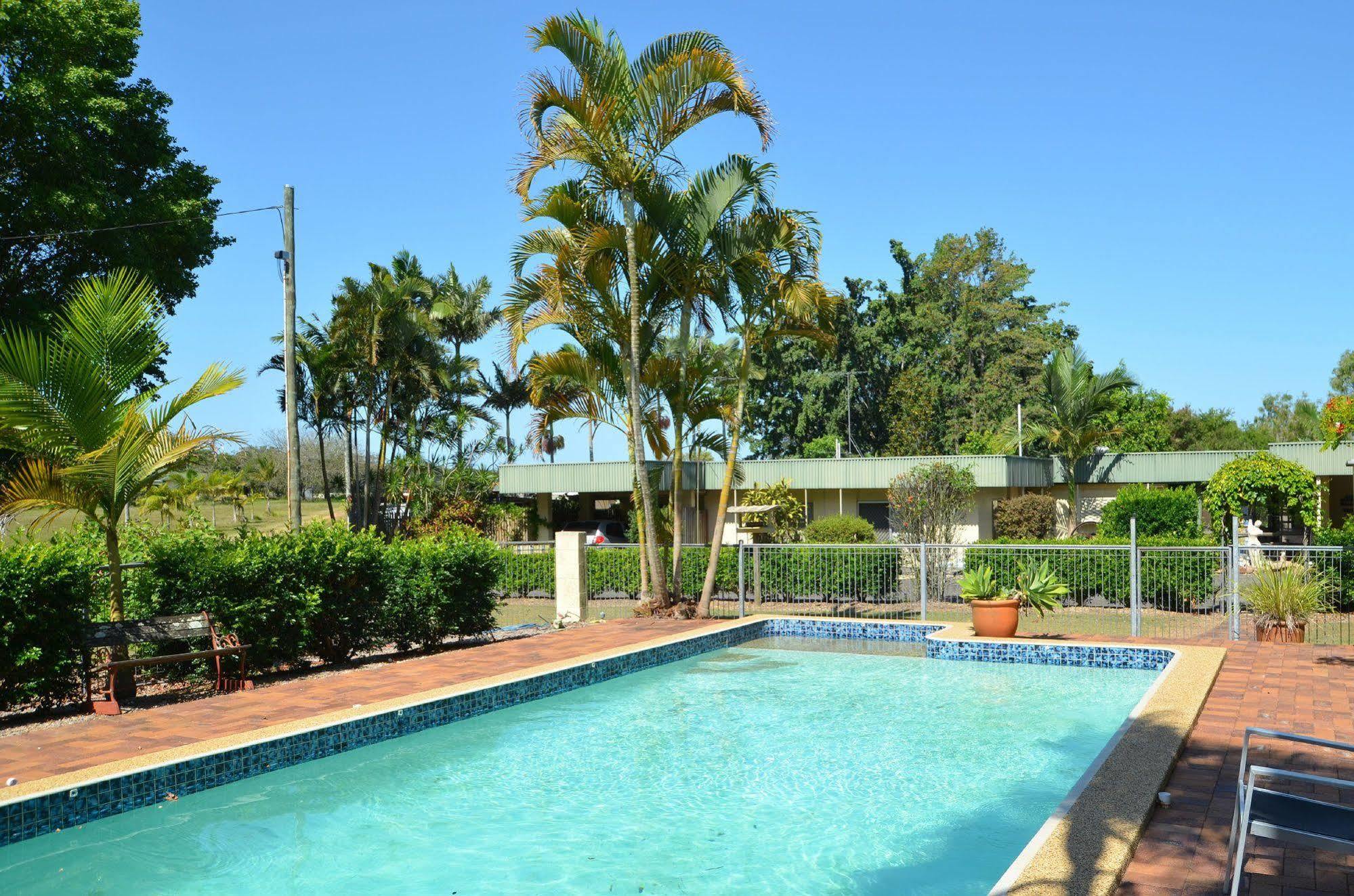 Beerwah Glasshouse Motel Esterno foto